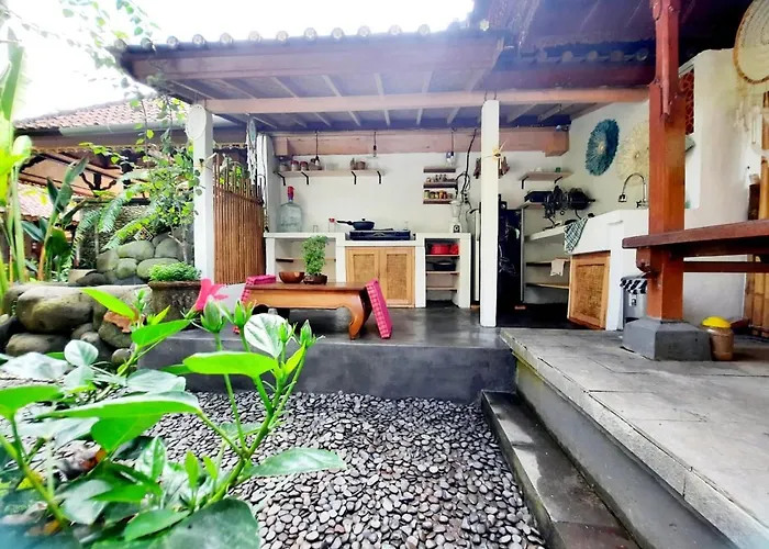 Asik Bali House 2*