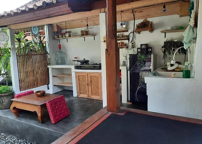 Asik Bali House Guest house 2*