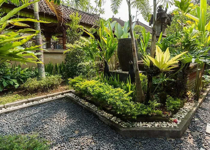 Guest house Asik Bali House 2*