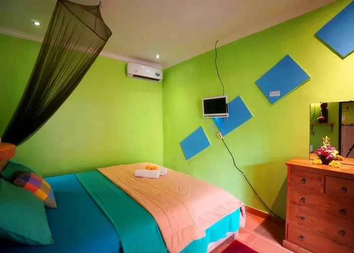 Guest house Asik Bali House 2*